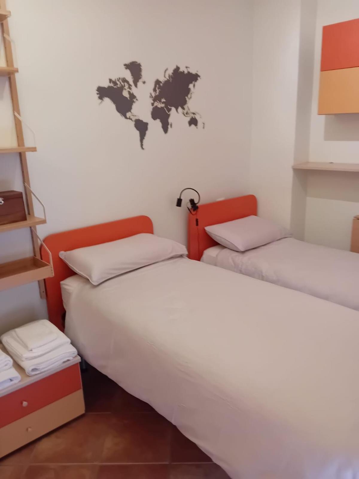 Casa Montessori Авецано Екстериор снимка